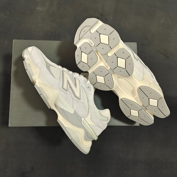 New Balance 9060 Low Quartz Grey - Picture 2 of 7